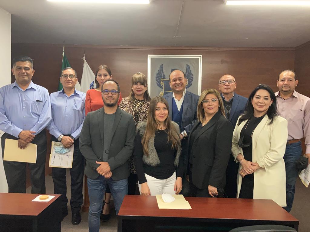 IDEJGuadalajara's tweet photo. Esta noche tuvo lugar en el IDEJ la ceremonia de clausura y entrega de diplomas del Diplomado "Implicaciones estratégicas de los Derechos Humanos en las Américas". https://t.co/8JS08OgTEg