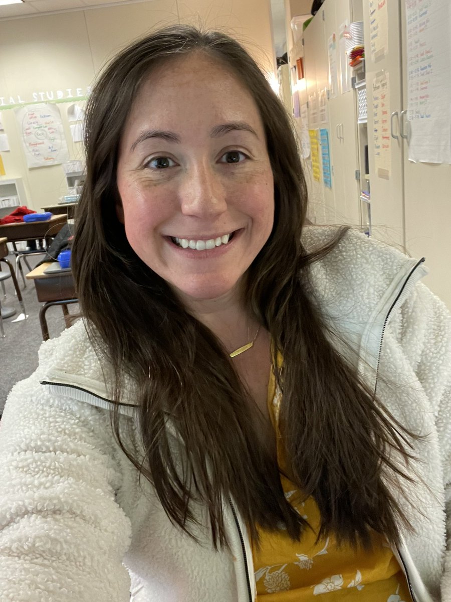 TheViewWithMrsQ's tweet photo. 👋🏻 Greetings from Mrs. Quintana. I am one of the 2nd grade Reading and Language Arts teachers at Best Elementary and have been for the past 4 years! #SparkleUpBest https://t.co/BCTOPhUXvh