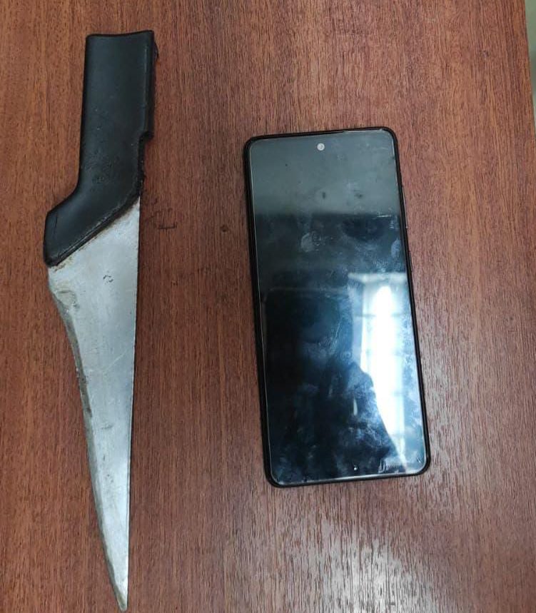 radiolimontv's tweet image. PoliciaEcuador: SIN TREGUA AL DELITO 👊🏻

Aprehendimos al ciudadano Luis C., presunto autor de ROBO A PERSONAS bajo amenazas con arma blanca (cuchillo), en la cooperativa Independencia #GYE.

👉🏻Registra 5 detenciones anteriores

#PlanRescateEcuador 
#Trab…