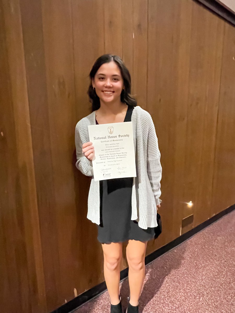 makaylabrantl3y's tweet photo. We put the ‘student’ in ‘student-athlete’ tonight! Smyrna High’s newest National Honor Society members📚📚 #teamnc #studentathlete #offthefieldwork @TeamNCHinde https://t.co/OhjN8dWJXC