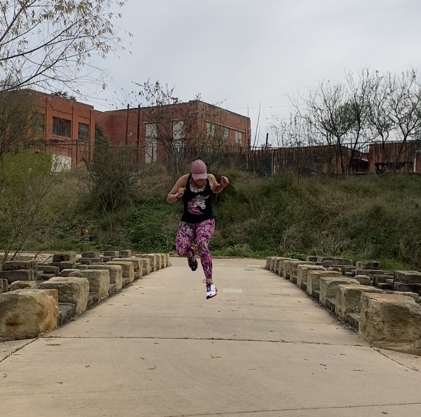 I’m going to the <a href="/berlinmarathonE/">BMW BERLIN-MARATHON</a>!!!!!! #berlinlegendtobe #berlinlegend #bibravepro #bibchat #aufgehts #laufen #texasrunner #motherrunner #legallyarunner