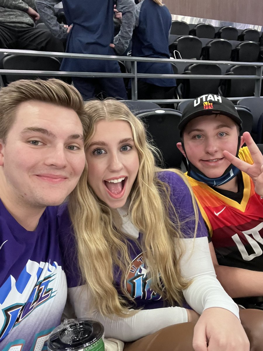 emmittpig's tweet photo. Let’s get the W! #TAKENOTE https://t.co/DUcViDwwjR