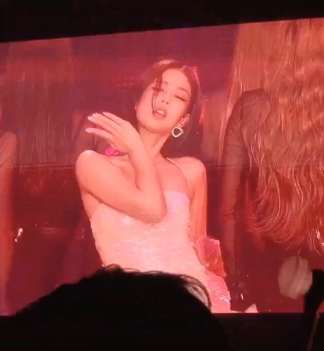 jnkstandard's tweet photo. jennie is the hottest even in 144p
#KOREAQUEST_JENNIE FANDOM https://t.co/OZD3arlL8o