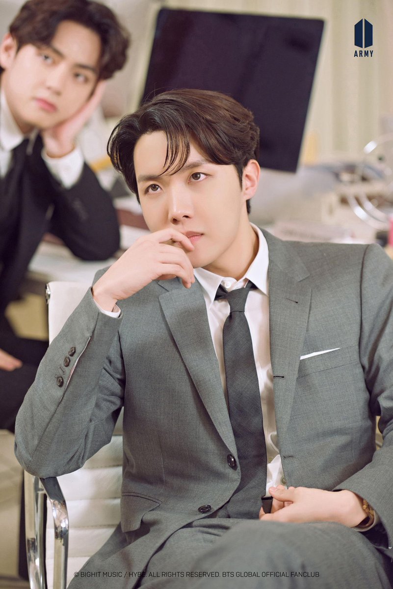 borahae_BTS's tweet photo. [Fotos Membresía ARMY]  
#JHOPE #hobi #HOSEOK #BTS_twt #bts #btsarmy #borahaebtsLatam 
💜OT-7☀️ https://t.co/7CyLa0Bzw8