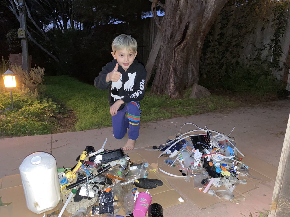 engine1589's tweet image. My 7-year-old Atticus is doing his part to help the planet and protect the seas by cleaning up the beach today. PS we have no idea what’s in that white milk jug. #teamseas @MarkRober @MrBeast @seashepherd