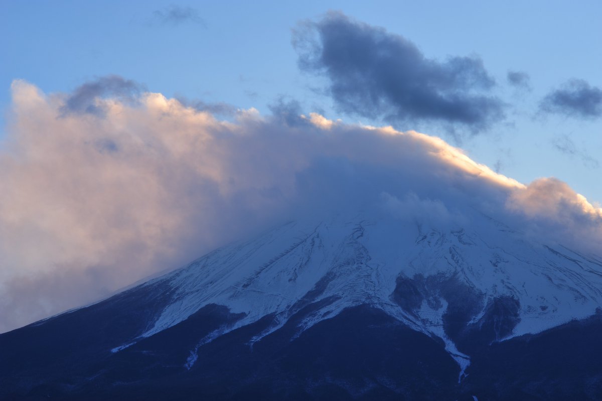 夕暮れの富士山