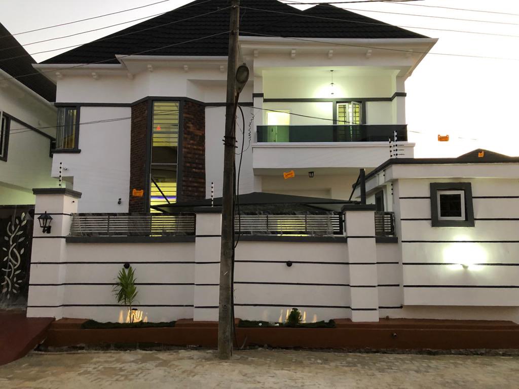 loft_code's tweet image. For sale: 5 Bedroom with rooms en-suite, with BQ en-suite and a security house en-suite. Located in victory estate via Thomas estate, Ajah. Price: N95m 
08057081122
#loftcode #ajah #TwitterBan #lagos