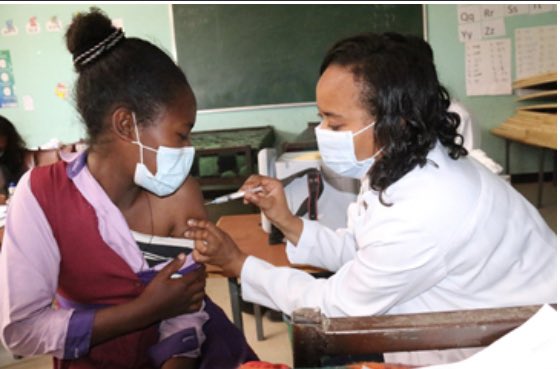 MOH_Kenya's tweet photo. The cervical cancer vaccine protects young girls against cervical cancer-the leading cause of cancer death among women in Kenya. And it’s available free of charge for all 10-14-year-old girls.
Vaccinate to protect.
#StopCervicalCancer https://t.co/6lfDTeHQss