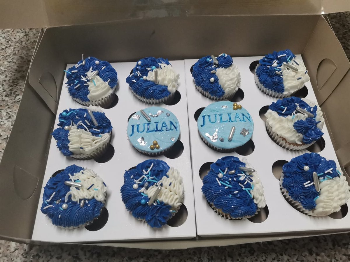 LollystrEats's tweet photo. Vanilla Novelty Cupcakes #blueandwhite #cupcakes #cupcakesforher #bithdaycupcakes #vanilla #Vanillacupcakes 🌸🌸 https://t.co/x6QSrwoeyQ