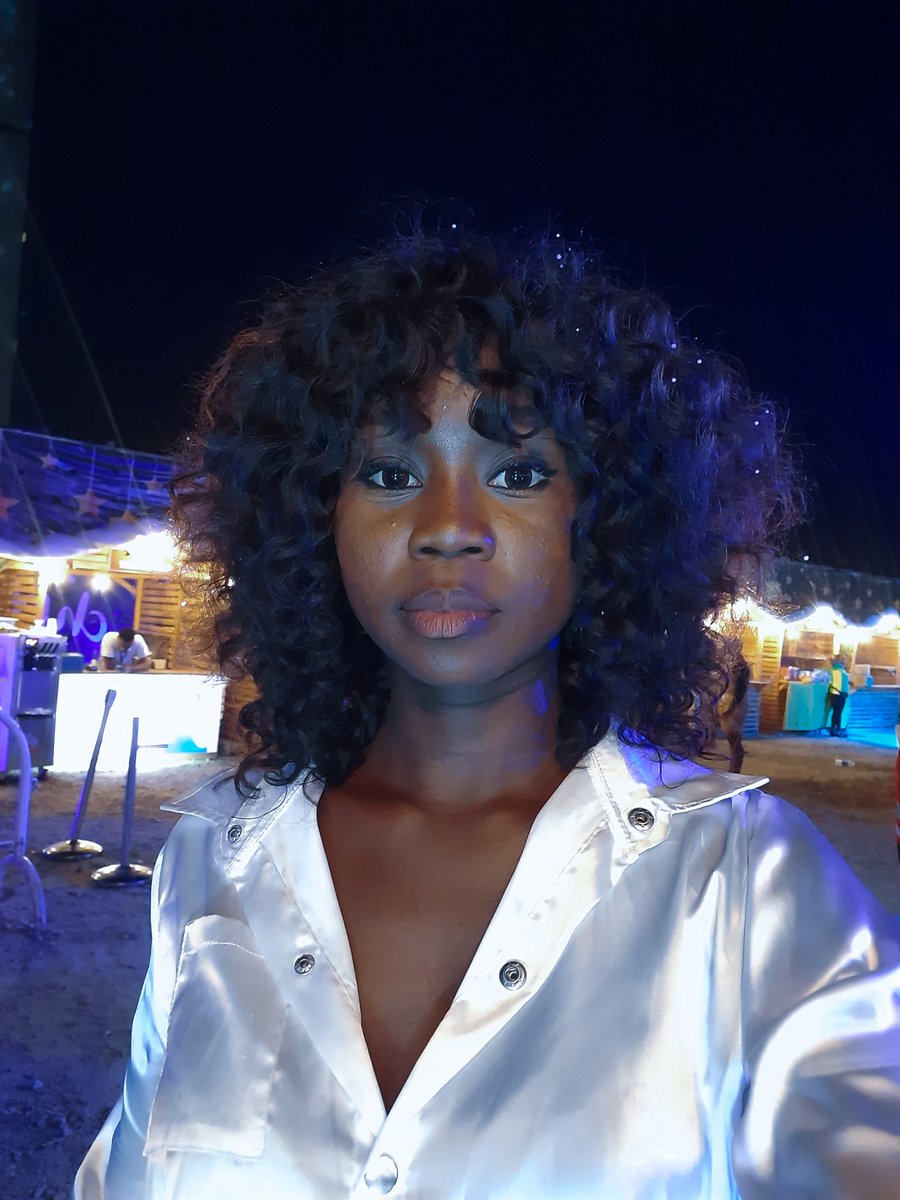 TomisinAyoade's tweet photo. Beauty never looked better in the dark. https://t.co/5Mvbqs5PvX