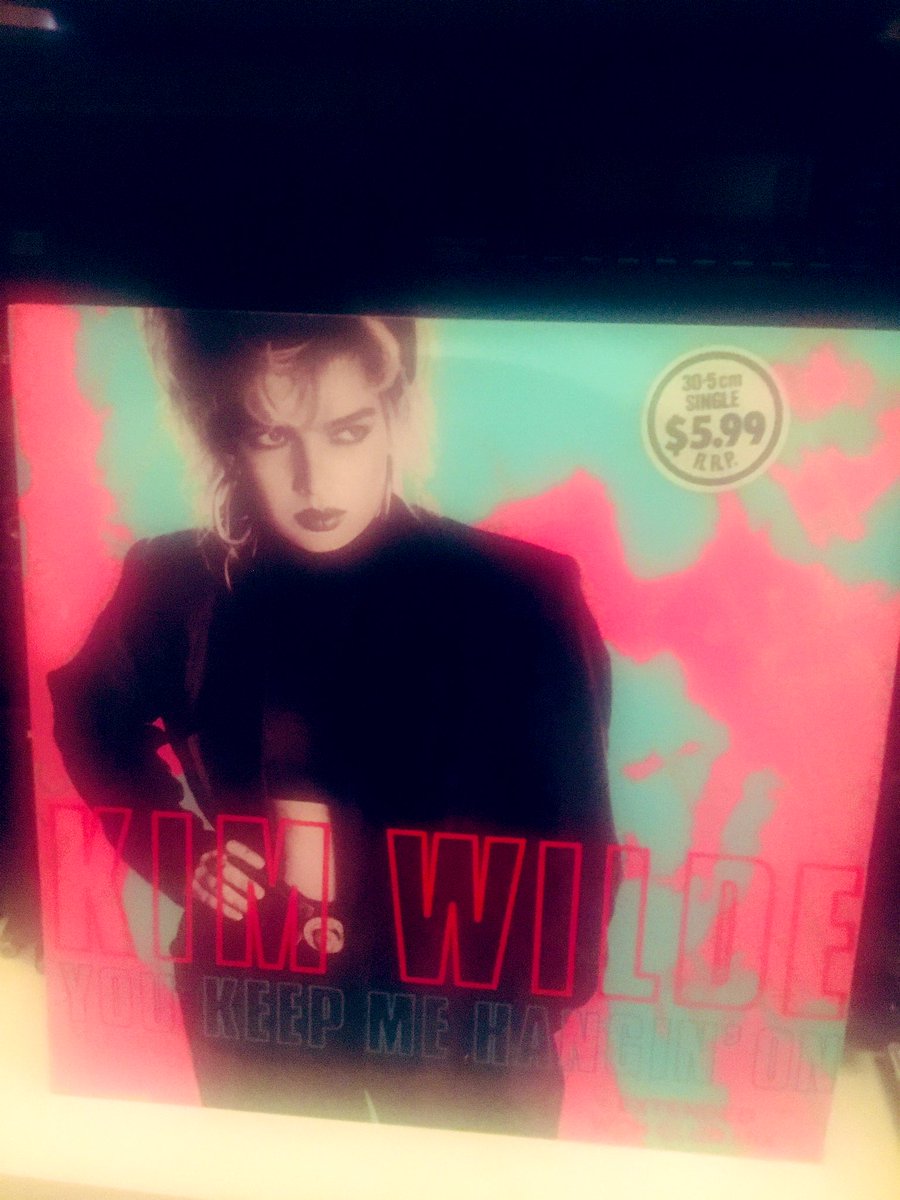 geetroit75's tweet photo. Now playing....#youkeepmehangingon #kimwilde #vinyl #extendedclubmix https://t.co/Bggua1Lmvr