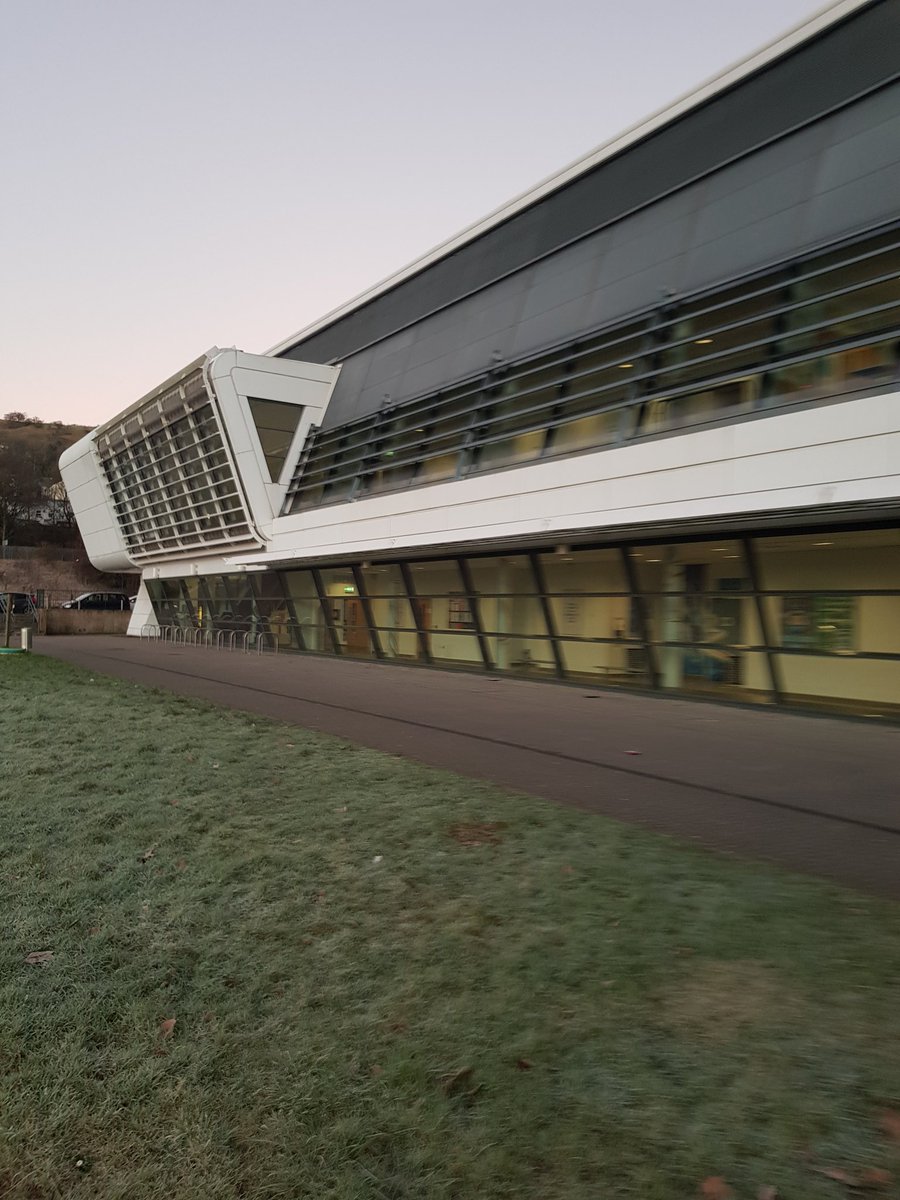 scorelog's tweet image. Morning Emma,  early morning aqua class. With 2ins frost on the car...