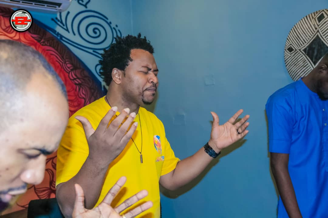 unikempireHQ's tweet photo. CEO of gospel Record label Eezee Conceptz housing the likes of Mercy Chinwo, Minister GUC & Chidinma hosted Christian media practitioners to an amazing session of discussion on the way forward for the gospel music mindustry.
#IACMP #eezeeconceptz #unikempiredotcom #unikempire https://t.co/GoKupLqdro