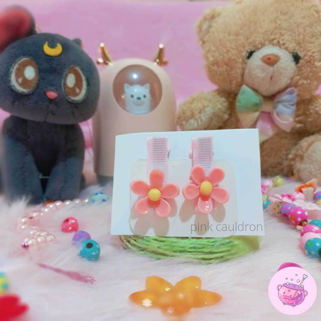 pink_cauldron's tweet photo. Pastel Flower Haiclips for only Php 25~☆

Get yours now here 👇👇
https://t.co/KpepxQCzih

#kawaii #kawaiiaesthetic #localbusiness #shopeeph #shopee #hairclips https://t.co/59vYnXoiEM