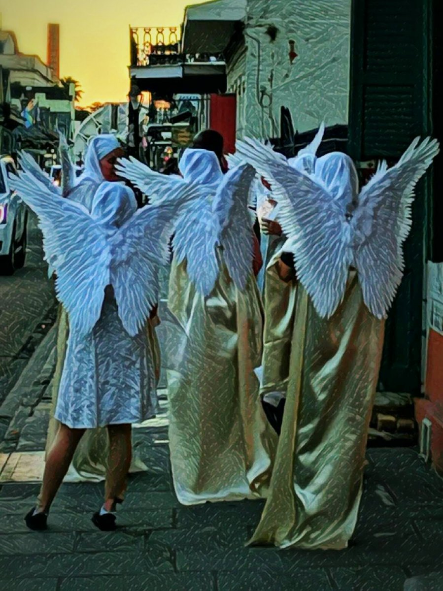 MarkPenton10's tweet photo. Mardi Gras Angels https://t.co/LnknXbC93E
