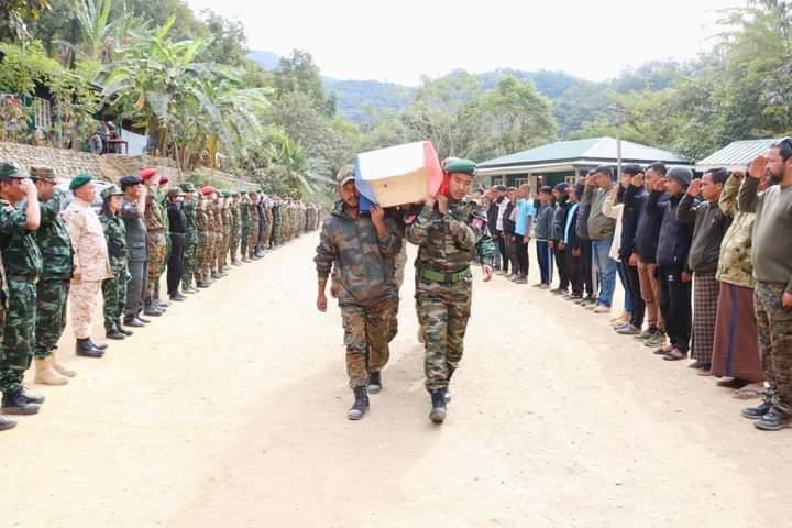 ayemyat01's tweet photo. Funeral of Salai VanSuiLian,37 yrs lieutenant sergeant in Chin National Army (CNA) who was killed in accidental landmine explosion on Jan 12 was held in the evening of Jan 12. Rest in power. #FreezePaymentsToJunta #2022Jan13Coup #WhatsHappeningInMyanmar https://t.co/gu2Tm3nP1L