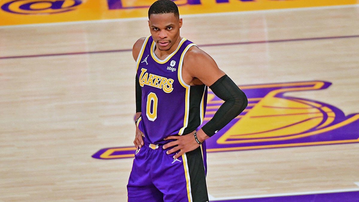 LegionHoops's tweet photo. Russell Westbrook tonight:

8 PTS
2-14 FG
0-5 3-PT 

Unstoppable. 😤 https://t.co/87vQbgcRiF