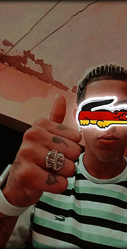 crf_arcanjoo's tweet photo. De Lacoste trajado é grife de bdd 🎶🇷🇺🚩 https://t.co/ia3D4KMJC7