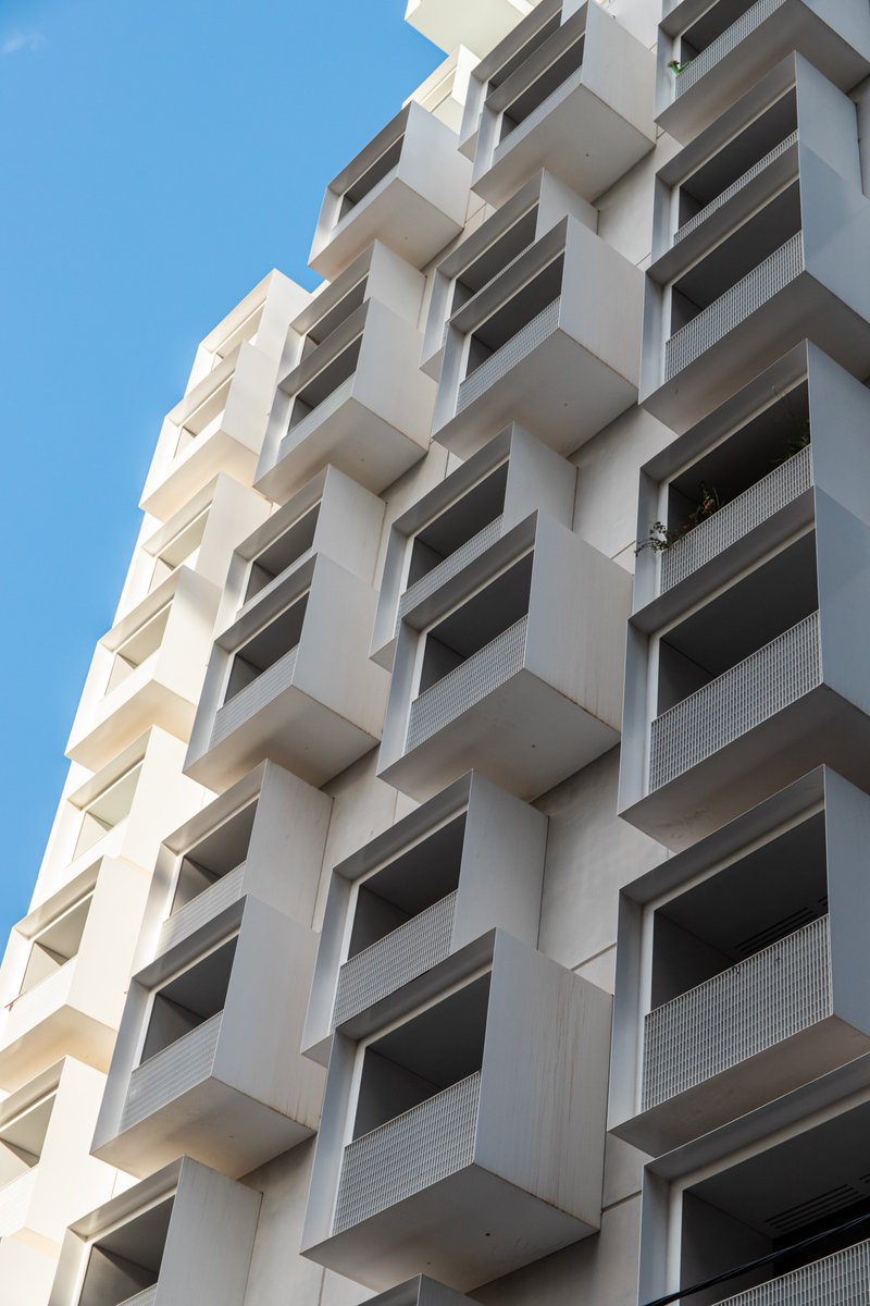 UNSWADA's tweet photo. There has been a global boom in high-rise construction and people living vertically. But can we live in them happily and build them sustainably? 

@UNSW A/Prof. Philip Oldfield (@SustainableTall) weighs in.

🔗: https://t.co/gIo6RffraV https://t.co/0Fqt0GaJxR