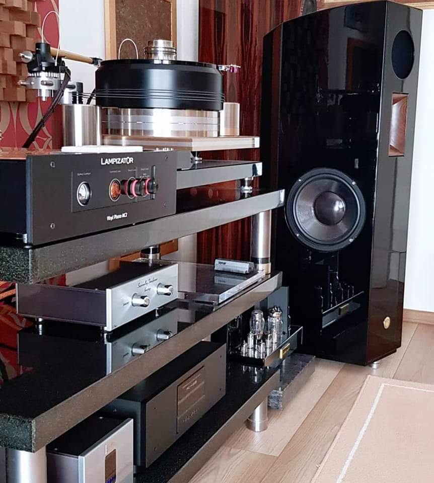 Berny2876's tweet photo. #JSikora Turntables and #LampizatOr from the best stereo https://t.co/8QquNMYLxo