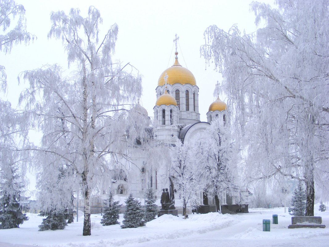 Дорогие земляки! Сердечно поздравляем вас с Днем Самарской губернии. Уверены, что для каждого из нас наша область – самая лучшая, нам есть чем гордиться и к чему стремиться. Желаем вам успехов, благополучия и хорошего позитивного настроя.