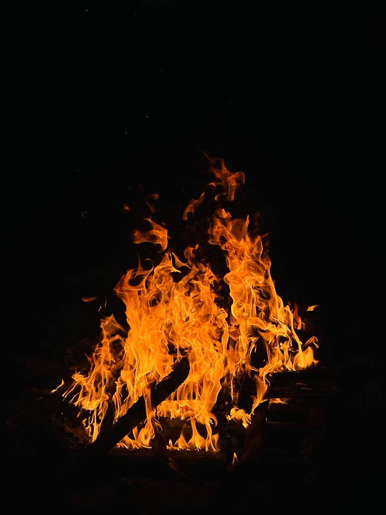 Cafe16_SN's tweet photo. Happy Lohri everyone. It is said that the flames of the bonfire lit on Lohri carry the messages and prayers of the people to the sun god. Lets pray for Covid to pass with the bonfire at Cafe 16 Satyanagar https://t.co/ujyDaS39wT