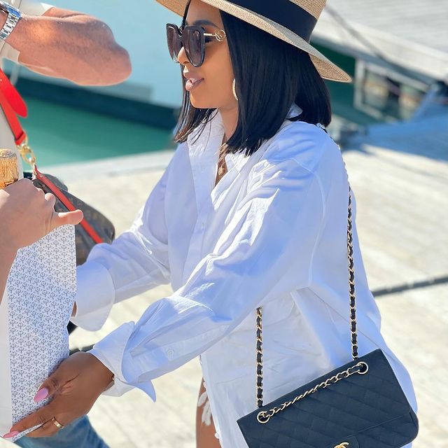 BoitySA_'s tweet photo. The first 1500 followers will get R 250 ewallet. All you have to do is like and retweet this post. Follow me &amp; turn on notifications. 🙏

#TheWifeShowmax #LindiweSisulu Mqhele #TakealotFireSale #RunningWithTumiSole Mr Smeg Nota #4thstreet #YMornings https://t.co/9YDJptTezw