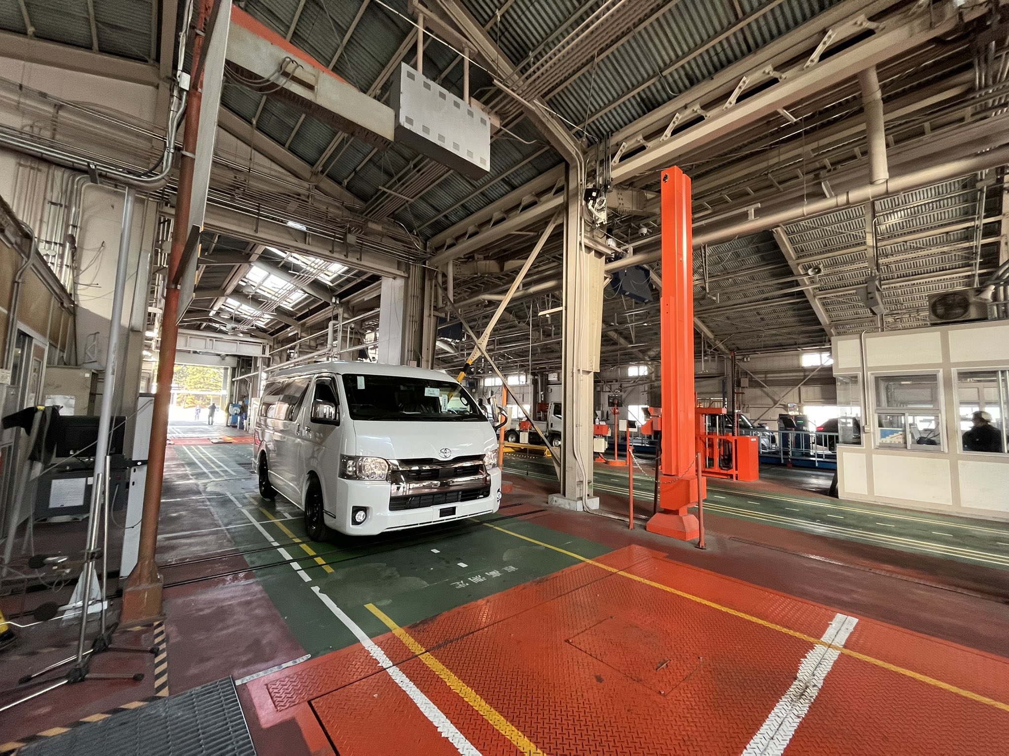 Stw 今日は陸運局で新車ハイエース ワイドsーgl 8ナンバー予備検査 1発合格で予備検査証でました ワイドボディでも2年車検 高速普通車扱いに出来ます 新車 中古車からや車両持込もok 090 10 2923 T Co Fbjxyr7zx2 ハイエース 8ナンバー