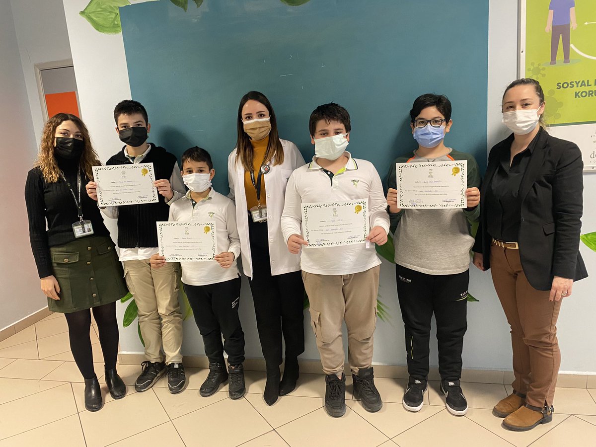 Kostümfest’e birinci olan öğrencilerimize başarı sertifikaları verdik☘️🥇🏆 #Kostümfest  #itüdoğadaAlmanca @konyadogakoleji <a href="/erdaloezkara/">Erdal Özkara</a> <a href="/UdoKywall/">Udo Kywall</a>