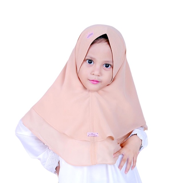 Cek EmmaQueen - Jilbab Anak Instan Steffi dengan harga Rp79,000. Dapatkan di Shopee sekarang! shp.ee/a5hf2eh