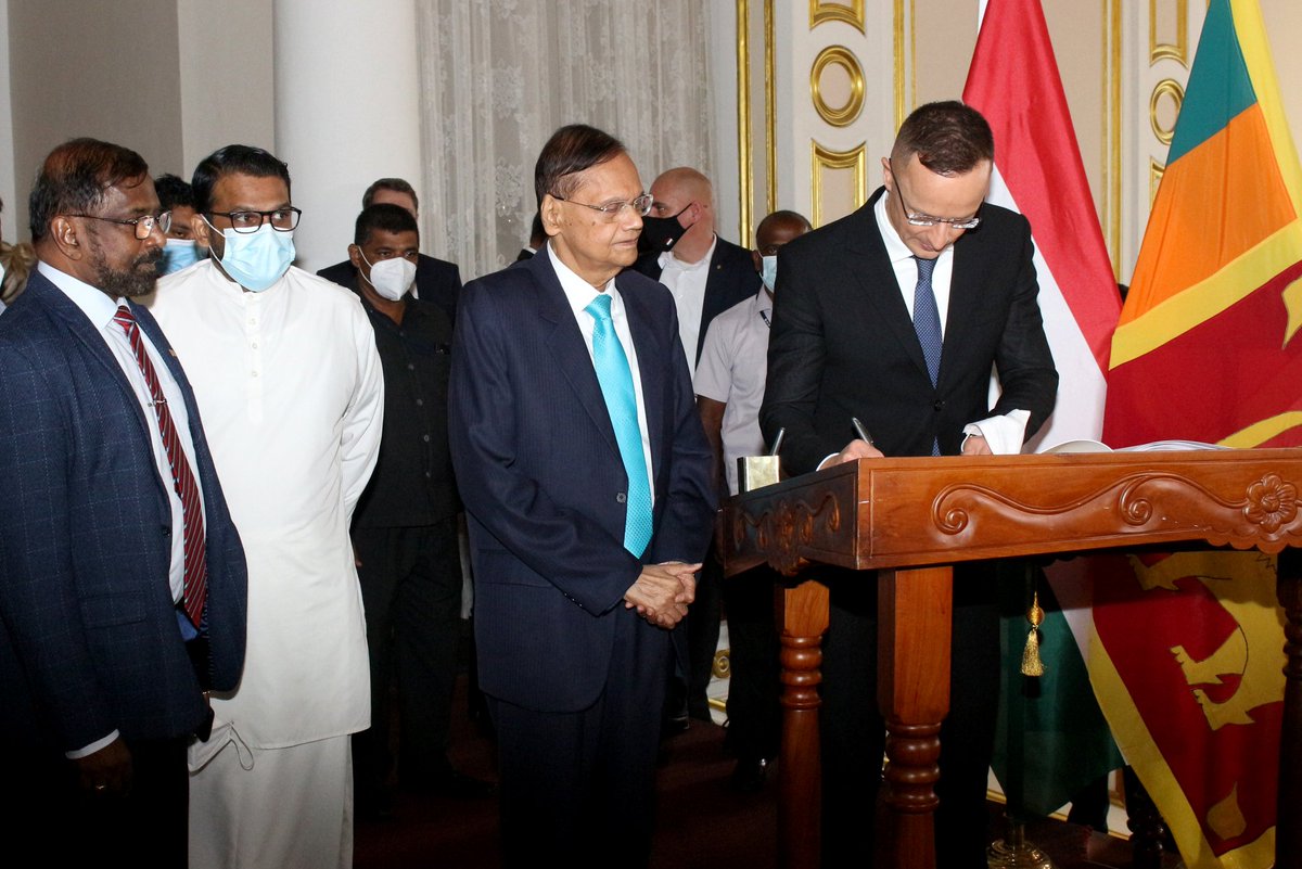 MFA_SriLanka's tweet photo. 🇭🇺 Hungarian Minister of Foreign Affairs and Trade Visits 🇱🇰 Sri Lanka
Full Media Release at:https://t.co/p92kBv6gRx
#Hungary #SriLanka #JCEC #EU #GSPPLUS #DiplomacyLk #lka
@SLinAustria
@HungaryMofa https://t.co/OSHUlnhu58