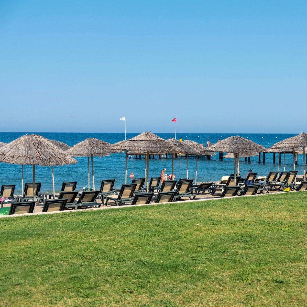 Relax on your sun lounger, take a deep breath and soak up the sweet aroma of the sea... 

Расслабьтесь на шезлонге, сделайте глубокий вдох и вдохните запах моря...

Booking: bit.ly/championhv
.
#ChampionHolidayVillage #Türkiye #Kemer #HeavenInTheBlueMediterranean