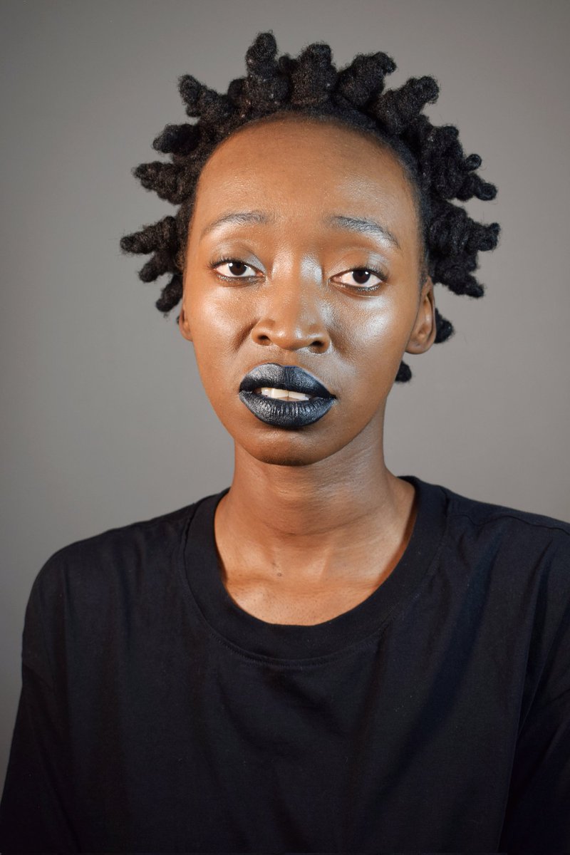 Thinya_'s tweet photo. Played with 3 of my favorite lipsticks. ❤️❤️ https://t.co/Sbbe12mubU