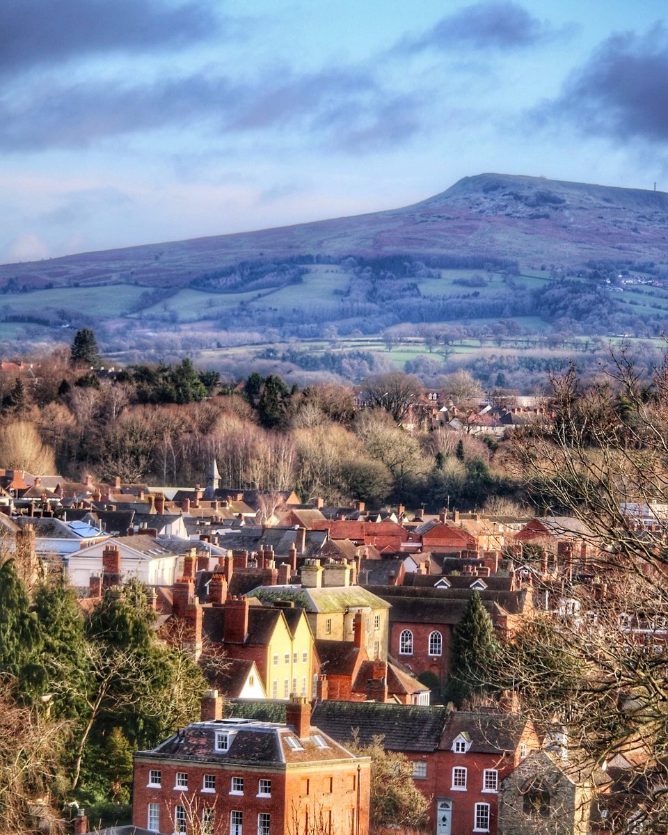 How gorgeous has it been to see the sun shine this week?🌅 
No more huddling by the fire or sitting in front of the tv, it’s time to get out and about 🏃‍♀️ - we’ve put together a list of all that’s ‘New for 2022’ in Ludlow & beyond over on our website (link in bio) #keepitlocal 😁