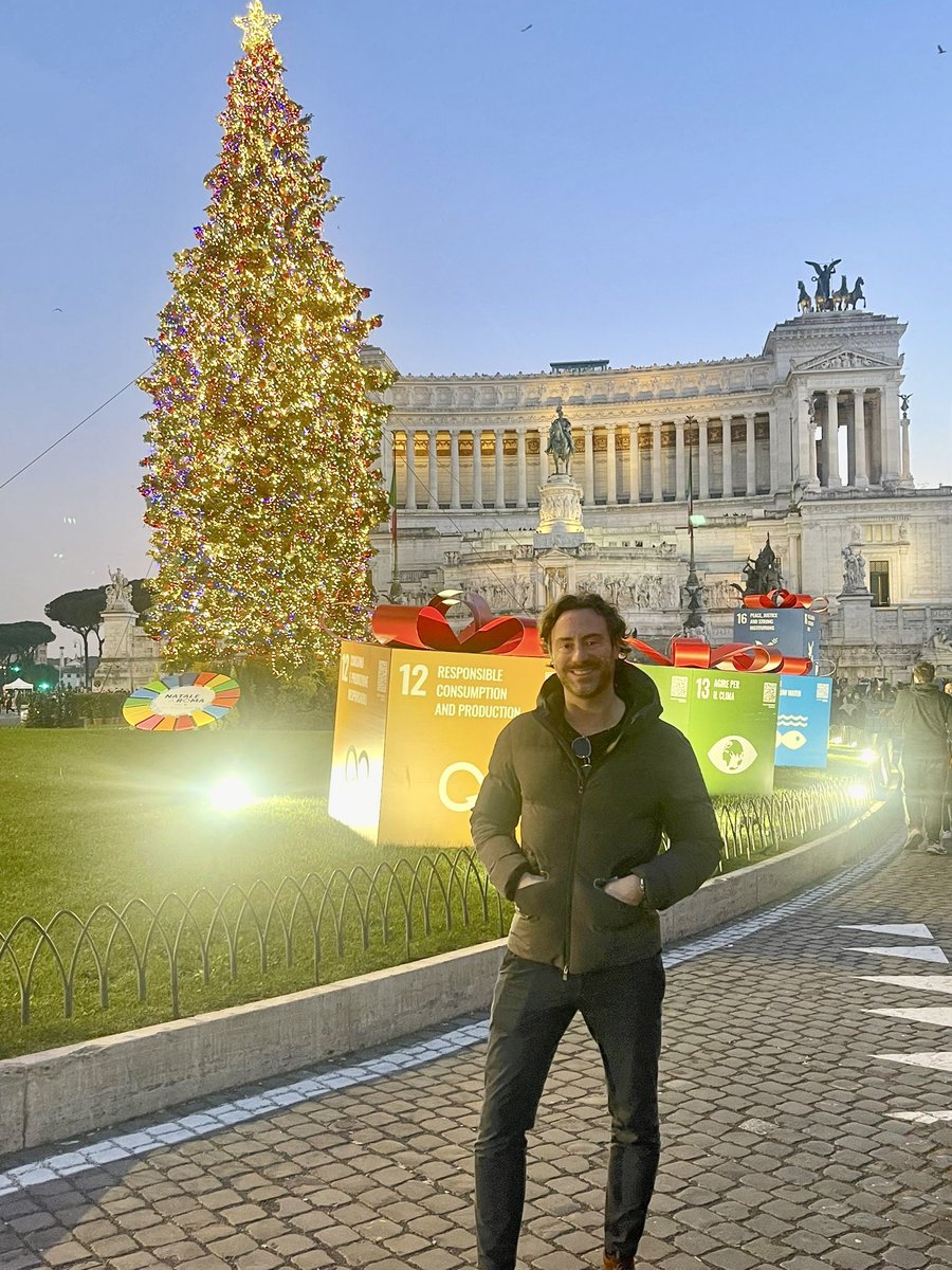 Desde la Bella Roma… Feliz Año Nuevo!

Por un 2022 lleno de salud y estabilidad.

#FelizAñoNuevo