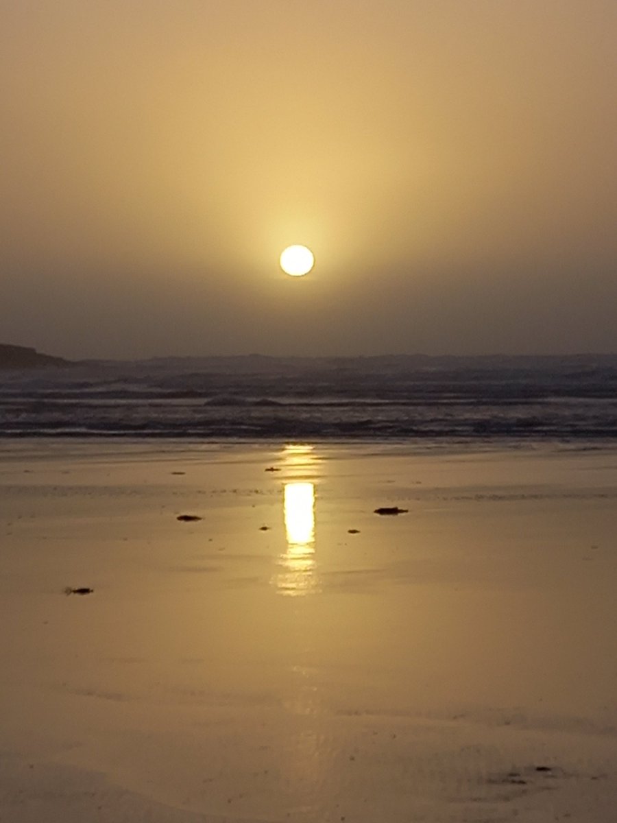 Marykateokeeff1's tweet photo. Sunrise of 2022 https://t.co/WuHWpkujMZ