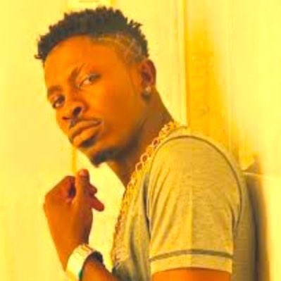 HighSpririt's tweet photo. In 2021, #1Don came with a #DifferentStar which many thought it was #Azaa but later noticed its a #MadTing, so decided to ride in a #Benzo with a #Lift ๐, that's #Real bcoz #DemDead before de #UNGeneralAnnouncement 1 & 2 ๐.
SHATTA WALE go #KillFiFun in 2022 bcoz he #FullUp ๐โผ๏ธ https://t.co/hOCXLGK5Oe