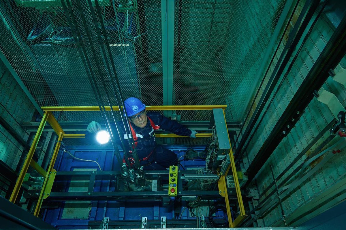 🎉 #Календарьпраздников Мослифта начинается с самого главного праздника компании — дня основания! Сегодня нам 69! Каждый год для нас — важная веха. Мы с особым трепетом ценим и сохраняем наш многолетний опыт, уверенно смотрим в будущее и покоряем новые вершины!