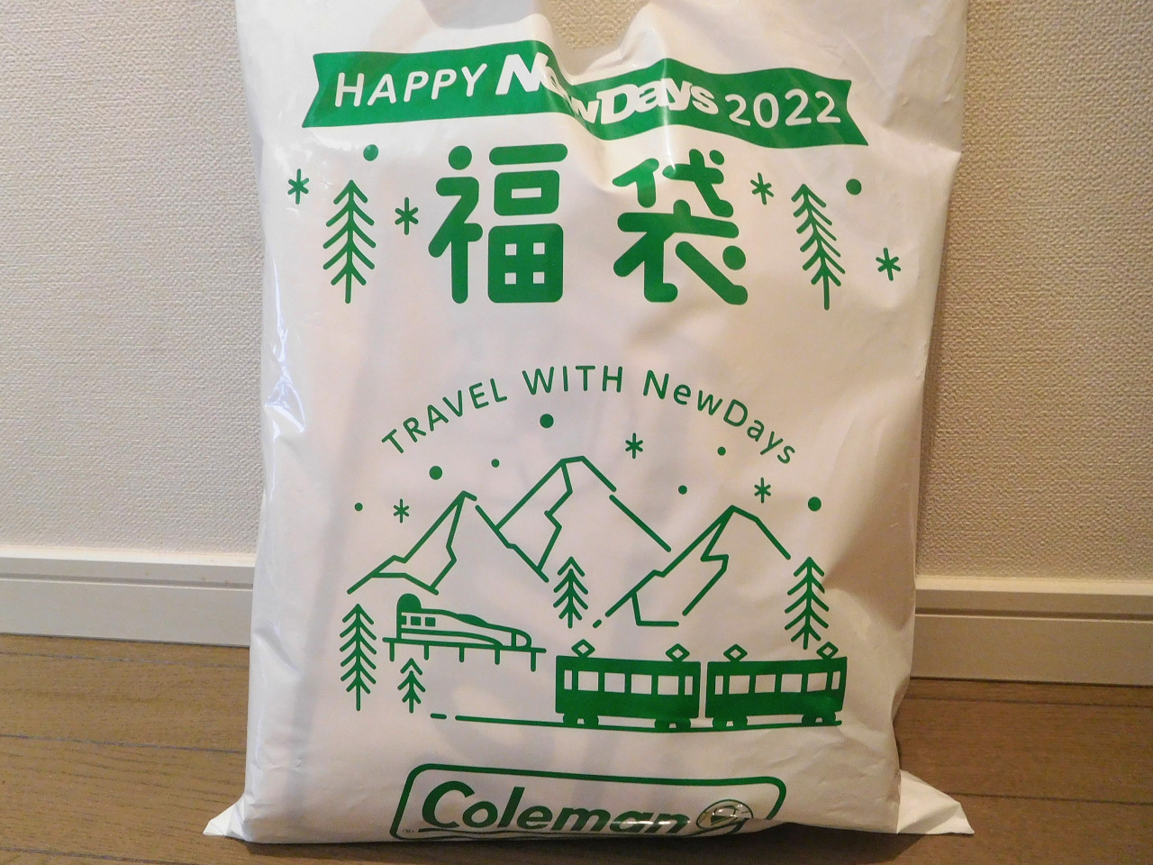 きのさきはるか ふたつ目の福袋 Newdaysとコールマンのコラボ福袋 ちゃんと電車がデザインされてるっ 福袋22年 ニューデイズ Jr東日本 駅のコンビニ 電車が好き T Co 04pbrrjolw Twitter