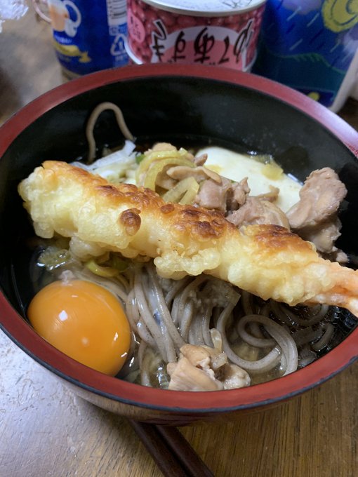 あけましておめでとうございます🎍🎊
まったり戦利品を拝読したり、テレビ見て餅食っておせち食べてそば食べてます😷
去年はローペースでの投稿ながら漫画描けたり、絵の質も多少はあがったような気がします。
牛の歩みかもしれませんが、今年は虎目指して頑張ります💛(?
今年もよろしくお願いします 