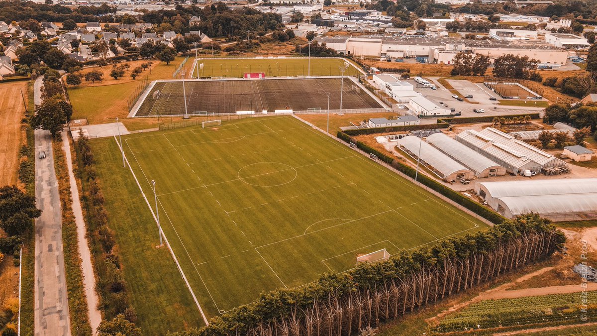 Bonjour la #TeamVOC, dites-nous dans quel endroit vous rendrez vous en 1️⃣er en 2️⃣0️⃣2️⃣2️⃣ ?

→ Nous, c’est direction le Pérenno. On a entraînement. 🏋🏻🏃🏻💥