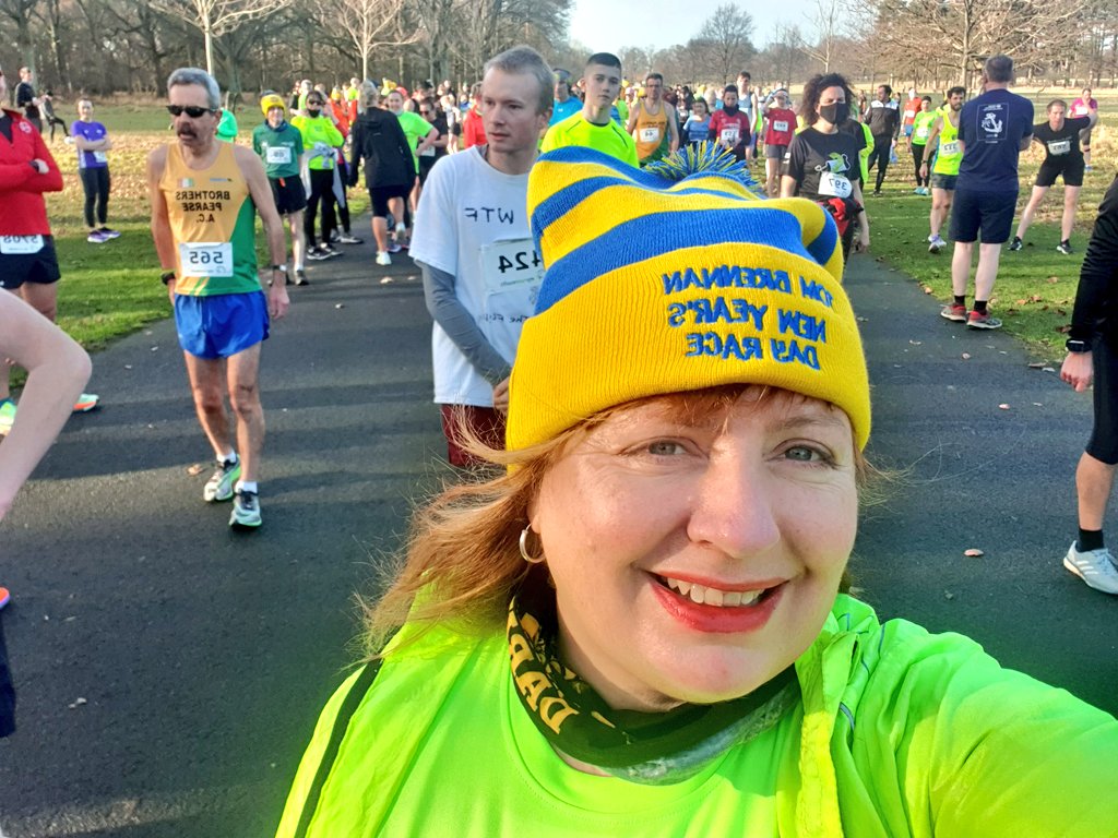 donna_cooney1's tweet photo. The 1st #Run of #2022NewYear #LM5A @LordMayorDublin #TomBrennan @liffeyvalleyac about to start. #NewYear2022 #NewYearsResolution @DubCityCouncil https://t.co/RvlZpiQg31