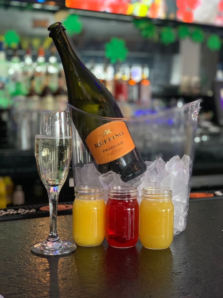 SSTBraintree's tweet photo. Happy New Year! Our New Year’s Day Reggae Brunch with DJ Jay Lavey is happening today from 9:30am – 2:30pm. Our regular menu is offered at 11:30am. Plus we will have all the College Bowl Games! See you in a bit! https://t.co/viQyhNdU2q