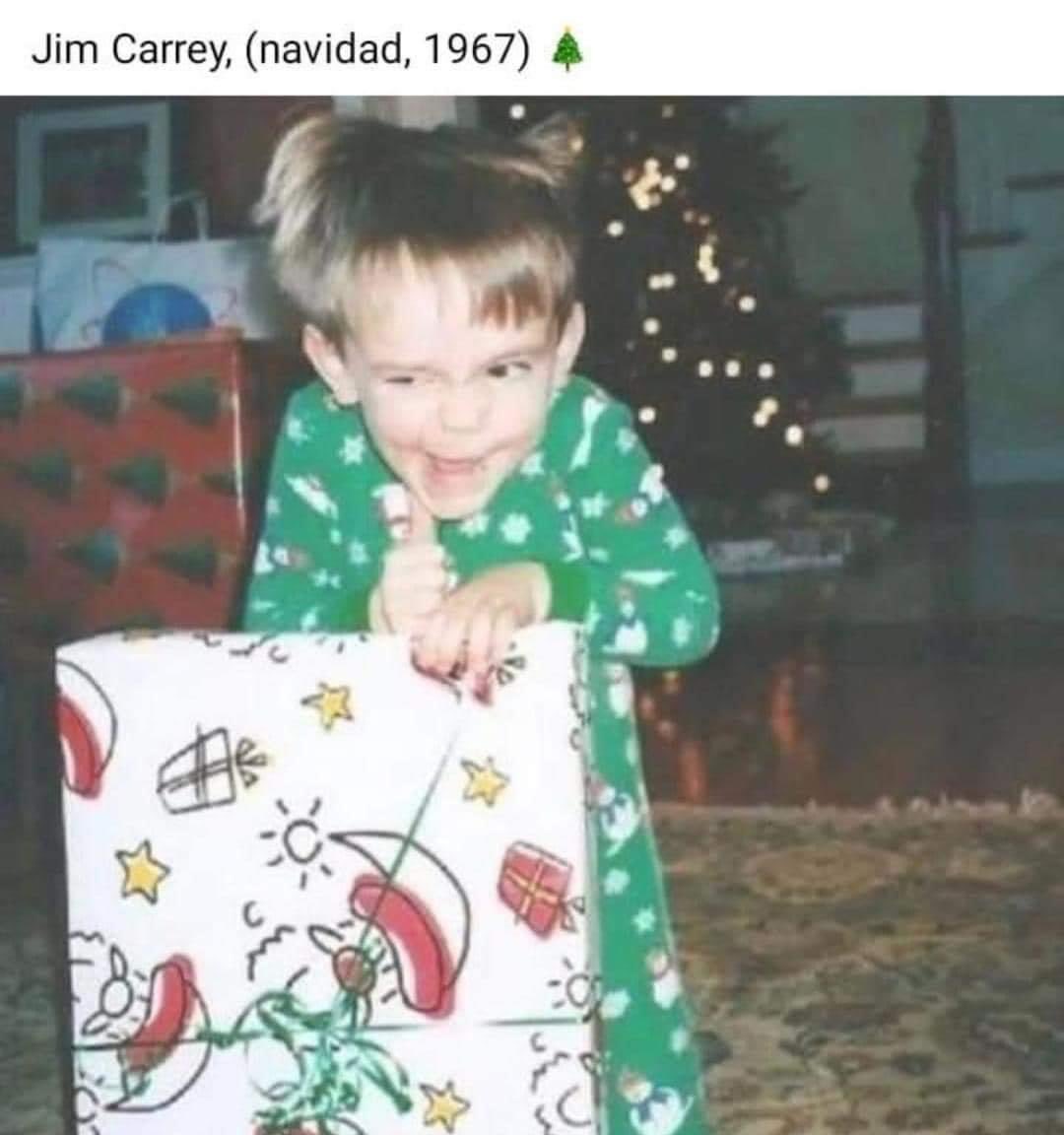 SanchezValorant's tweet photo. Si ignoras a Jim Carey de pequeño mal 2022 te espera https://t.co/gAhbFiuEPU