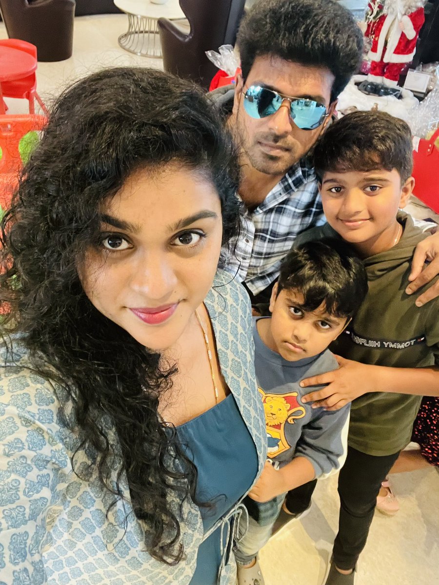 vikranth_offl's tweet photo. Happy new year from us ❤️❤️
Wishing you all a great 2022 #SpreadLove #spreadpositivity #spreadhappiness @maanavicky https://t.co/9fbJpLRTlB