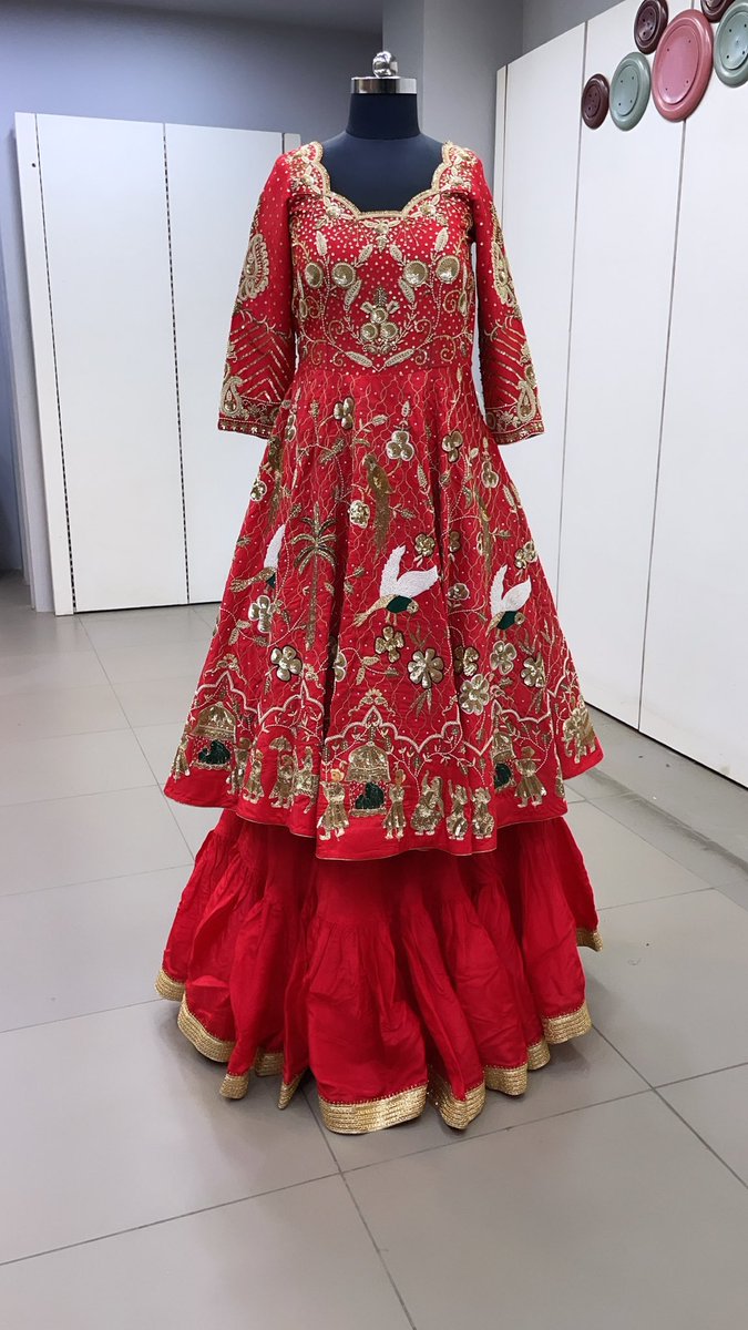 studio_sleek's tweet photo. Hand work embroidered bridal lehenga https://t.co/QMZhx3AMYW