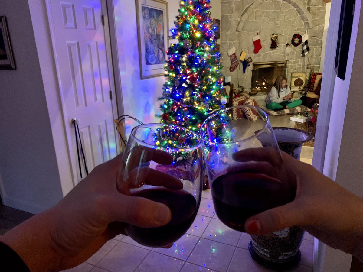 Jammersfield's tweet photo. Happy New Year 2022! 🥂 https://t.co/DUieVNEdfY
