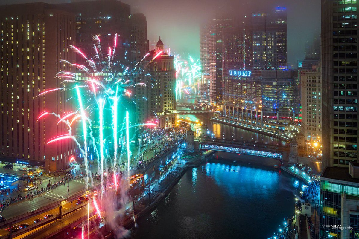 Ringing in the New Year in Chicago tonight.   Hello 2022!   #chicago #news #NewYear2022 #fireworks