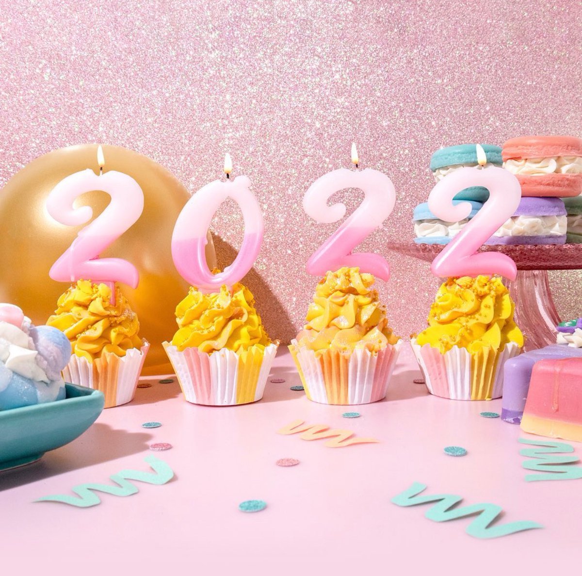 nectarlifeusa's tweet photo. Happy New Year from Nectar Bath Treats 🎆 2021 was a rousing success for Nectar. From the opening of new stores to the many new additions we made to our team, we’re thrilled to have shared every step of the way with you. We can’t wait to share more joy with you in the new year. https://t.co/bosYEX1oyl