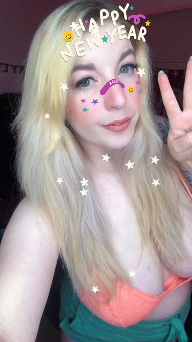 happy new year!  let me be your first 🥜 of the year, come find me on https://t.co/dcu2la2Ccv  if you&rsquo;re
